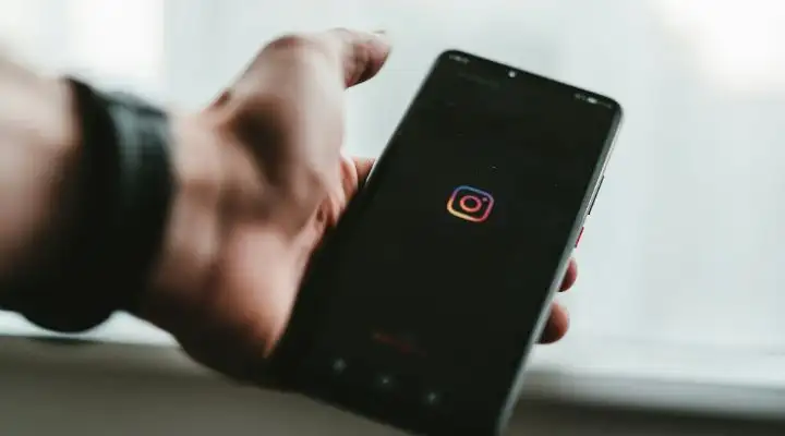 Instagram : Encuestas y Video uno a uno