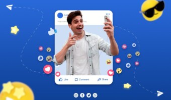 Una influencer captura un autorretrato sobre un fondo azul vibrante.