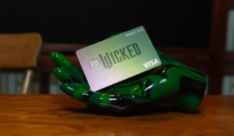 Tarjeta de edición especial "Wicked"
