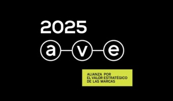 Imagen con "2025" y "ave" conectados por líneas. El texto dice: "Alianza por el valor estratégico de las marcas" sobre fondo verde.