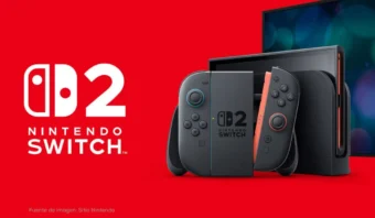 Fondo rojo con el logotipo de Nintendo Switch 2 a la izquierda. En primer plano, se ve una consola Nintendo Switch acoplada y se ven dos mandos separados.