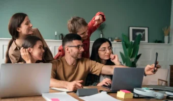 La Generación Z ahorra por miedo, gasta para sentirse bien