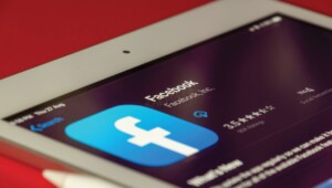 Cuenta regresiva… Facebook lanzará su reloj inteligente