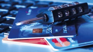 ¿Cómo daña el carding a las e-commerce?
