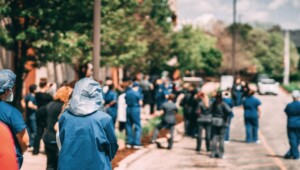 De doctores, meseros y cosas peores