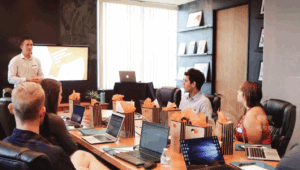 Trabajar interna y externamente la estrategia de redes sociales