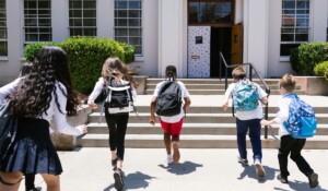 ¿Cuánto gastan y dónde compran los mexicanos durante el back to school?