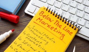 Estrategias de marketing debajo de la línea mejoradas con análisis de datos.