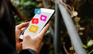 Diferencias entre social listening y monitoreo en redes sociales