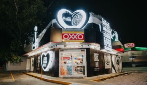 Tienda insignia OXXO de OREO y Coca-Cola abre en Ciudad de México