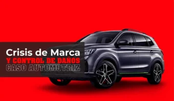 Un todoterreno negro sobre fondo rojo con texto en español sobre la crisis de marca y el control de daños en el caso del automóvil.