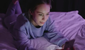 LATAM reduce su tiempo en redes sociales en 2025