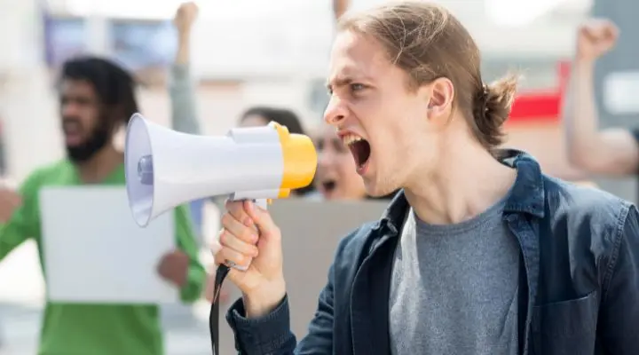Ignorar la opinión pública garantía de desastre