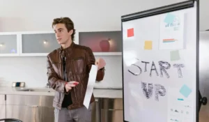 Cómo el modelo de talento basado en upskilling y reskilling está transformando la comunicación estratégica en 2026 