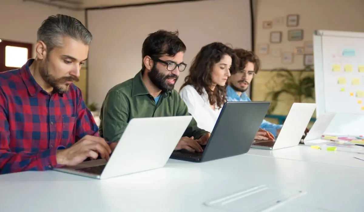 La obsolescencia acelerada de habilidades técnicas: un desafío para la competitividad empresarial en México